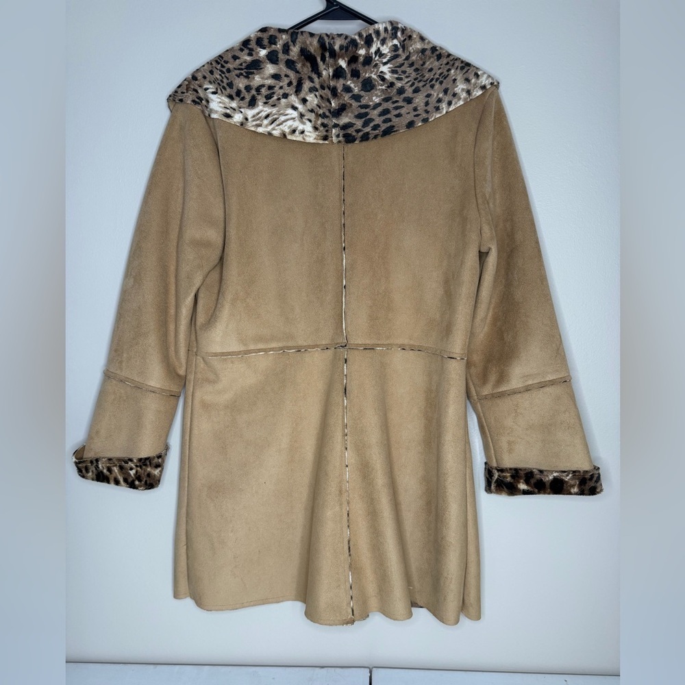 Coldwater Creek Tan Teddy Jacket with Leopard Trim - Picture 2 of 3